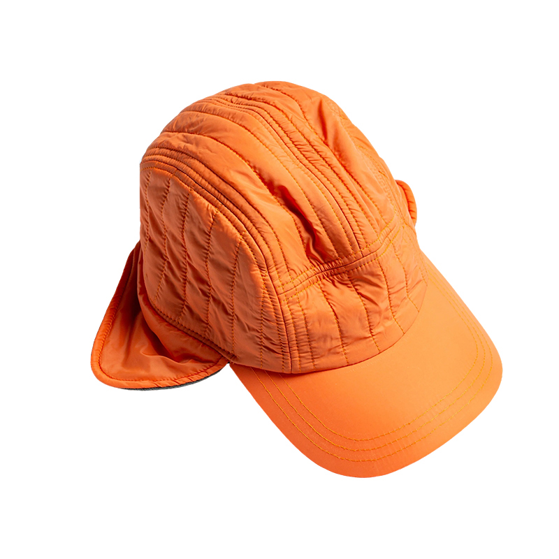 Dámska prešívaná čiapka